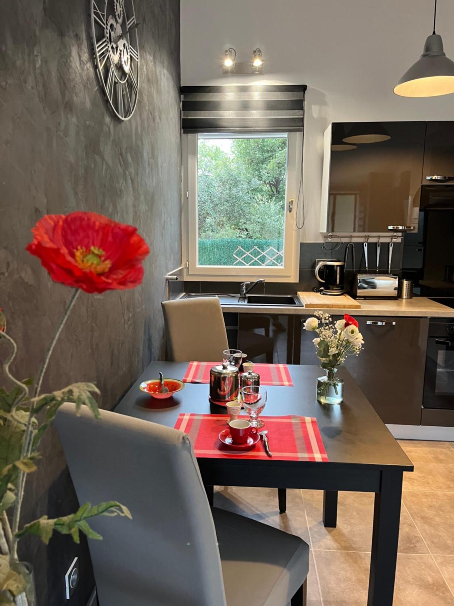 L'Amanderaie Piscine Privee A Cote De Lourmarin Luberon Appartement Cadenet Buitenkant foto